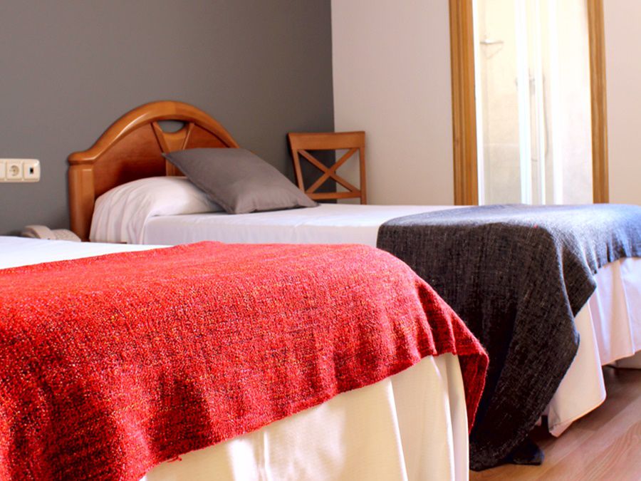 Iraipe Izaga Hostal Noáin Zewnętrze zdjęcie