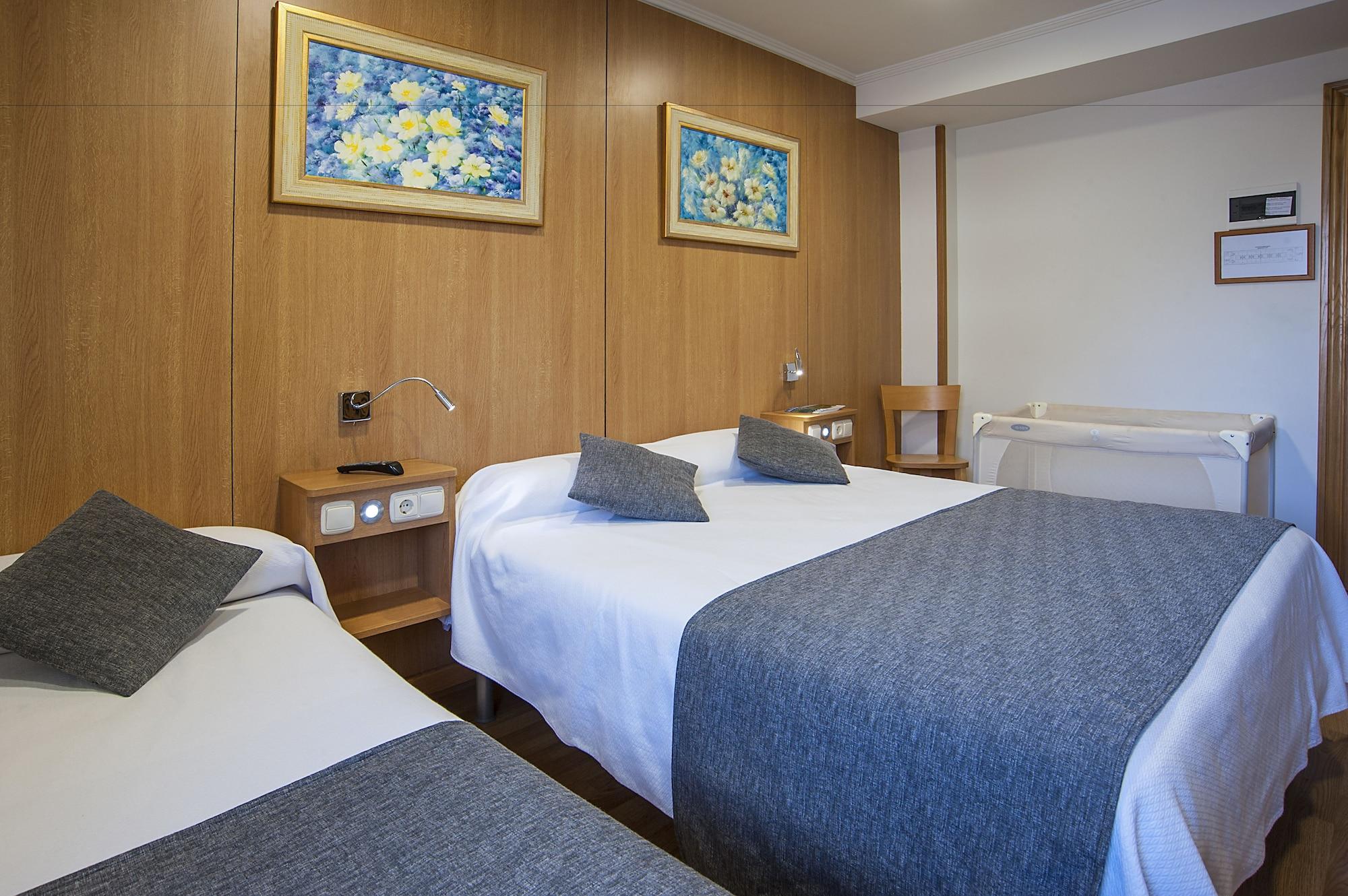 Iraipe Izaga Hostal Noáin Zewnętrze zdjęcie