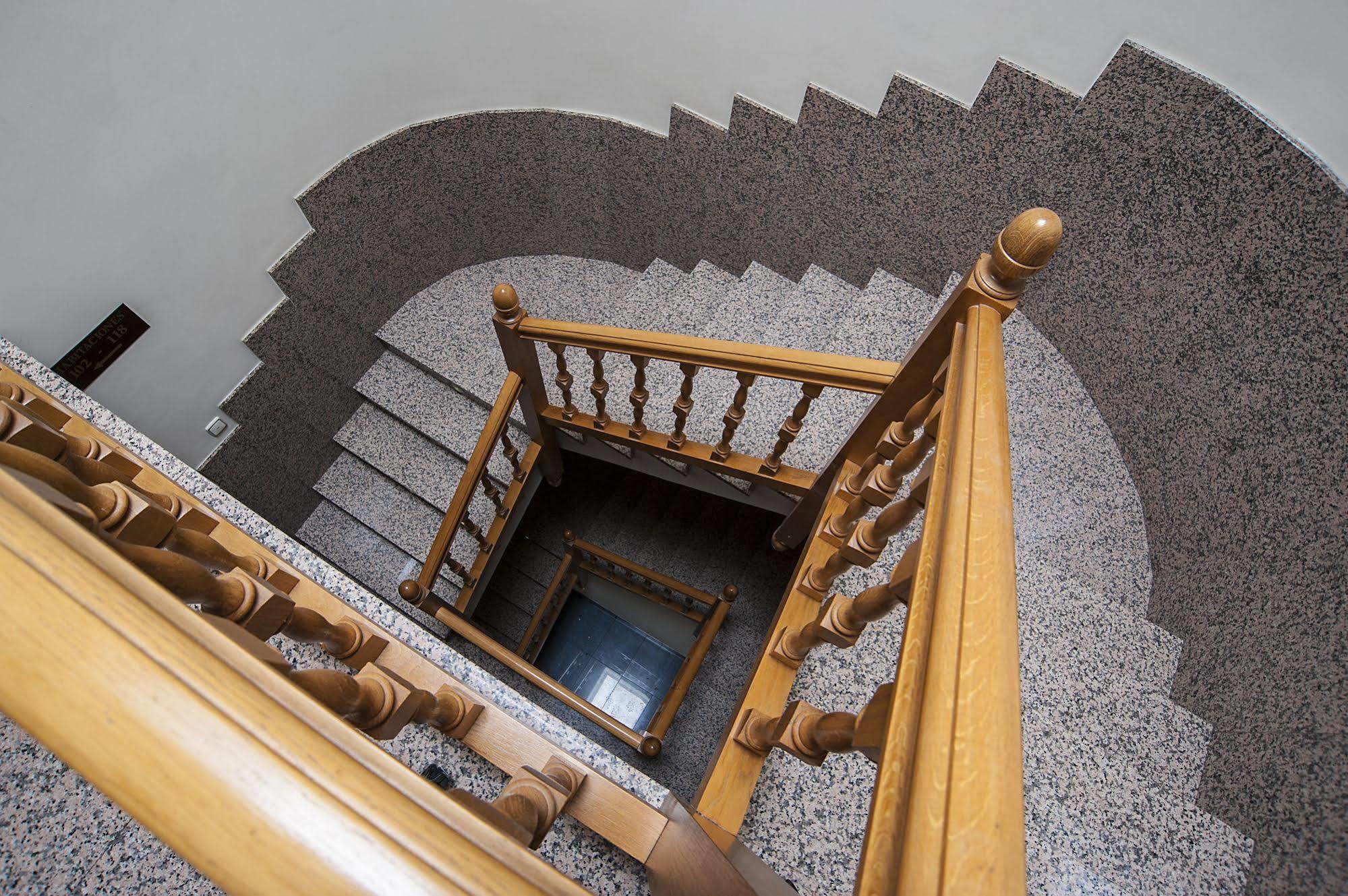 Iraipe Izaga Hostal Noáin Zewnętrze zdjęcie